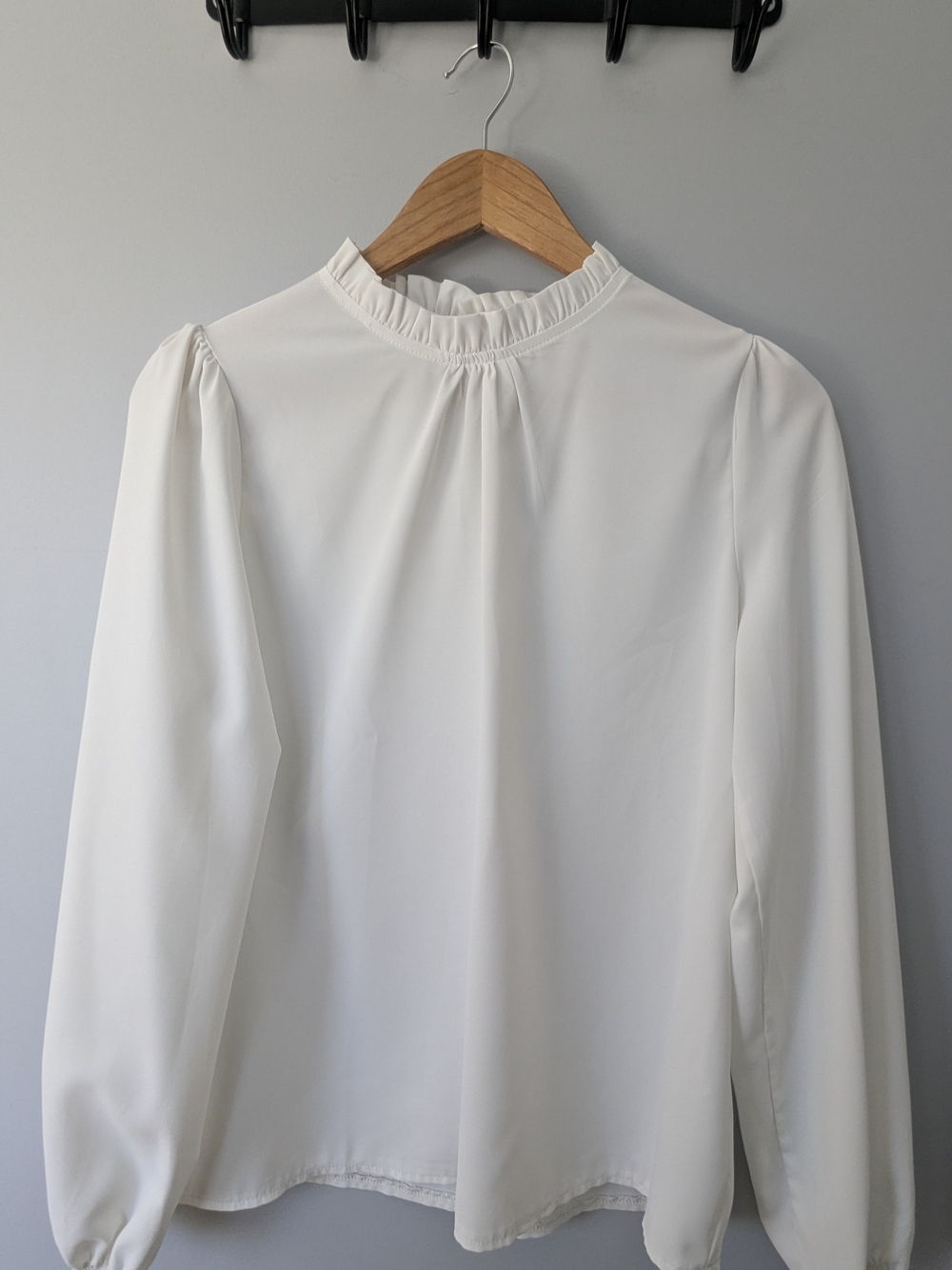 Elegant White Ruffled-Neck Long Sleeve Blouse